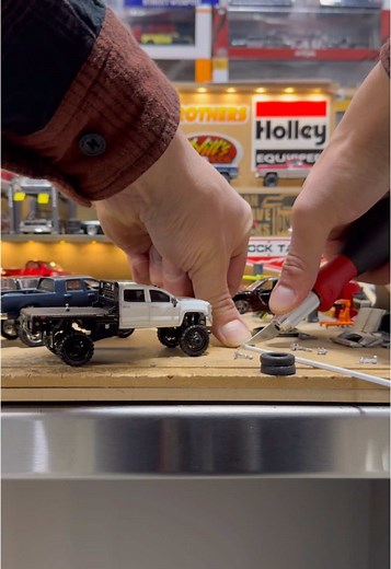 Essential GENY Hitch for Lifted Trucks