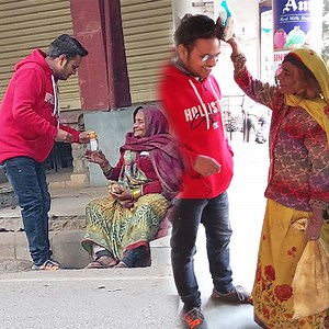 14M views · 282K reactions | Distribute Food Secretly For Homeless People | Humanity | Help | Hungry Visitors | Facebook