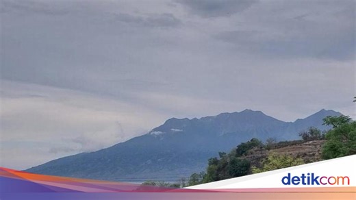 Gunung Sangeang Api Naik ke Level Waspada, Muncul Lava Pijar dan Asap
