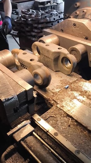 We specialize in production and sales Excavator Bulldozer Track Roller Carrier Roller Idler Sprocket Track link assy Track Adjuster Bucket teeth