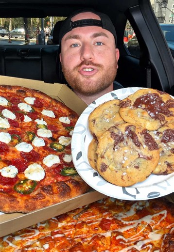 @knead did this in his APARTMENT 🤯🍕 #pizza #mukbangeatingshow #foodie #fypシ #viral