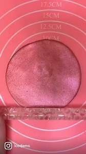 Another mesmerising video 😂😍 Our pattern rolling pins are just £3 each and make the most gorgeous patterns on your fondant/cookie dough etc 🙌🏻 | Iced Jems