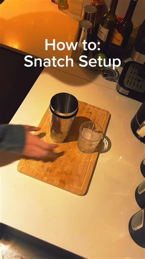 Conor Riley on Instagram: "How to snatch setup. #barflair #flairbartending #flair #flairbartender #tutorial"