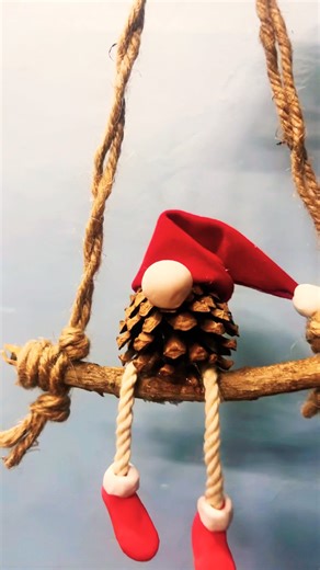 ✨Easy Diy Gnome from pine cone✨ Christmascraft series #4🎄🎁#christmasornaments #diycrafts #ytshorts