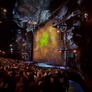 Fellow Ozians, we're back...For Good! 💚 | WICKED The Musical