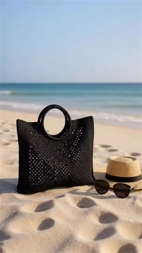 Диана Behet • мастер-классы • вязаные сумки on Instagram: "Я продолжаю тестировать AI и каждый раз визжу от восторга 😆, это ж сколько возможностей открывается и в нашем с вами творчестве. На этот раз предметом экспериментов снова стала моя любимая сумка Vivien, и мне очень нравится, что получилось 🤩. Старший сын увидев, как я с таким бешеным энтузиазмом генерирую себе классный контент сказал, что, наверное, так я совсем обленюсь 😂, но я конфронитировала тем, что за 9 лет своего творчества, на