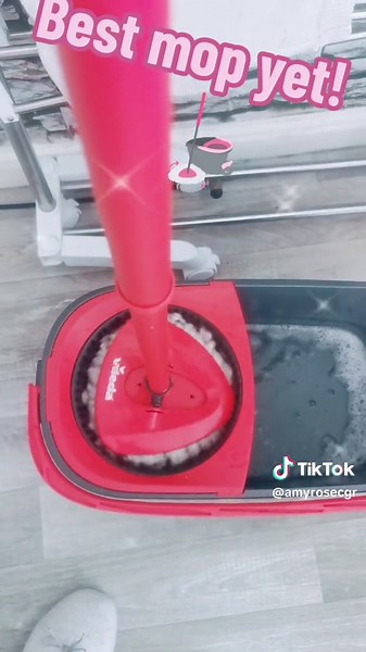 #cleantok #clean #mop #twist #cleaninghacks #cleaningtiktok #tidy #bleach #easy #water #mopping #twistmop #twistagain #cleanfreshhype #cleanwithme