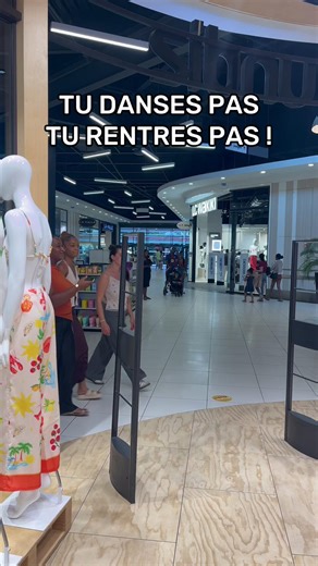 Cap Sacré Coeur on Instagram: "💃 “Tu danses pas, tu ne rentres pas.” Chez UNDIZ, l’énergie est obligatoire… et les looks aussi 🔥✨ Ensemble fun, pyjamas stylés, lingerie colorée : tout pour assumer ton mood et bouger comme tu veux 💥 📍 @undizfamily - Cap Sacré-Cœur"