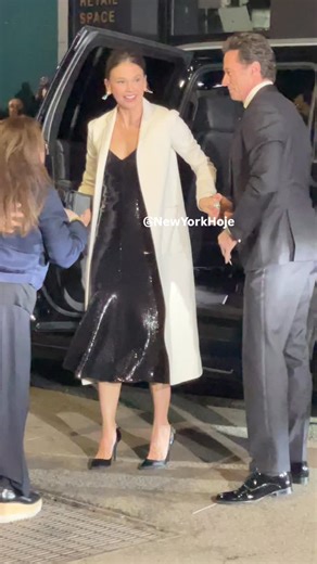 286K views · 547 comments | HughJackman and girlfriend, Sutton Foster arriving at the Gotham Film Awards. Hugh and Kate Hudson -the duo received the inaugural Music Tributefor their roles in the film Son Sung Blue. #hughjackman #suttonfoster | New York Hoje | Facebook