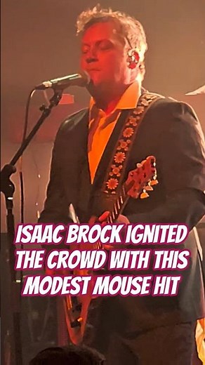Isaac Brock Ignited The Crowd With This Modest Mouse Hit🐁