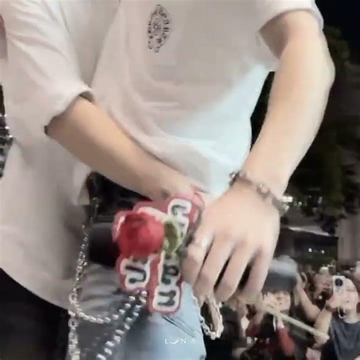 SOMEBODY HOLD ME 😭🔥🔥 #perthsanta #perthtanapon #santapp #l_u_n_a_lu