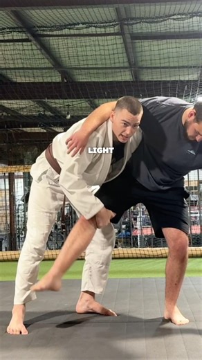 Weight distribution secret to landing this takedown #jiujitsu #technique
