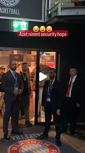 DEUTSCHRAP MOST WANTED on Instagram: "Azet nimmt security hops Folgt für mehr ✅️ #azet #kmn #funny #reels"