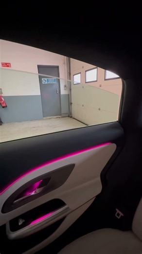 How to use rear electric window on new Mercedes CLA 2027