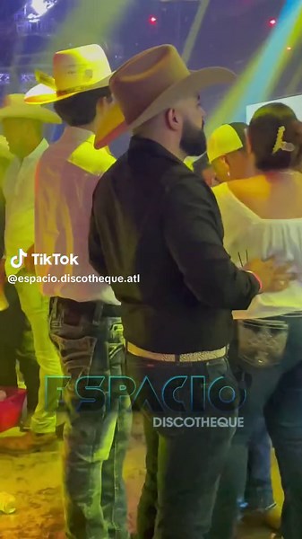 #espaciodiscotequeatl📌 #atlanta #conjuntonuve #fyp #lentejas😎👌 #desmadre #norteñasbailes #lentejas😎👌 #loselegantesdejerez #bailestiktok #machoalfa #bailes #bailesvip