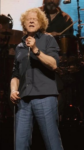 Holding on since 1985 🎤 #SimplyRed #HoldingBackTheYears