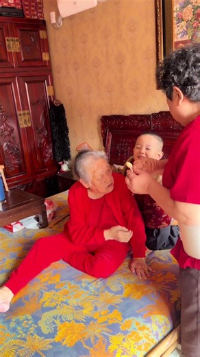 The Heartwarming Moment an Elderly Lady Found Joy in a Surprise
