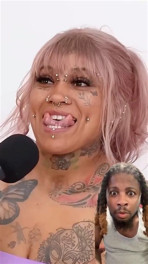 HER TONGUE SPLIT IN HALF AND SHE CAN MOVE THEM SEPARATELY 👅 #piercings #extreme #shorts