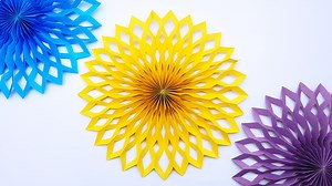 154K views · 9.5K reactions | Easy Christmas Snowflakes Making With Paper | DIY-Paper Snowflakes | 3D Christmas Snowflakes #EasyPaperSnowflakes #ChristmasSnowflakesDecor #NewChristmasCrafts2022 | Entertaining Arts | Facebook