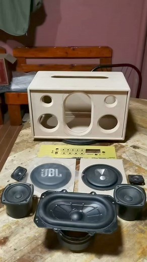 2.8M views · 10K reactions | Speaker box wrapped in leather Not for sale for idea's only #diy #diyprojects #music #musiclover #speaker #speakerbox #sounds #leather #mdf #inspirationalquotes | Albert N. Buenaventura | Facebook