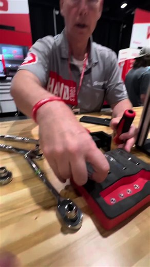 Snap-on Sockets are Smaller, Thinner, Stronger!!!