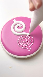 If you like ASMR, turn the Sound Up 🔊 - Here's a hint to another "Do you remember?" cookie. Can you guess the theme of my next reel? Royal icing tutorial, tips and tricks, 70s, 80s, 90s, seventies, eighties, nineties, children's games, game show prizes, childhood nostalgia, kids cookie #Royallcing #DecoratedCookies #CookieArt #gameshow #gameshowcookie #priceisright #priceisrightcookie #childhoodnostalgia #decoratingtips #RoyallcingTips #royalicingtricks #buzzfeedtasty #CreativeBaking #CookieDes