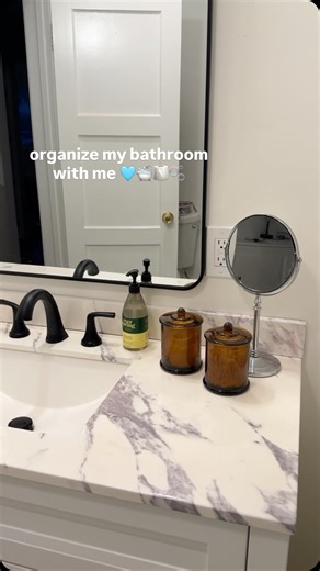 Jill Cimorelli on Instagram: "organize my bathroom with me 🩵🛁🧻🫧"
