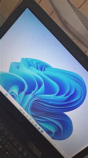 how to hide& unhide desktop icon in windows 11/10 #shorts #shortvideo #windows11features