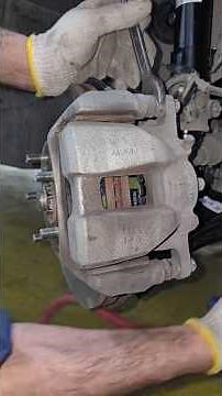 how_to_change_front_brake_pads_on_Honda_Accord_