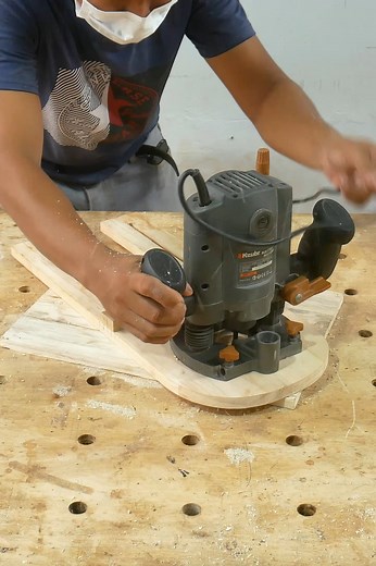 33K views · 256 reactions | DIY Making Wooden Router Jig For Circle Cutting #woodworking #woodworker #woodart #woodcraft #woodwork #c#carpenter #working #jig #router | Woodworking Crafty | Facebook