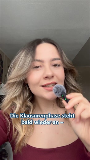 Universität des Saarlandes on Instagram: "📚 Klausurenphase, ohne crashout zu gehen? Johanna zeigt euch, wie das möglich ist! In diesem Video bekommt ihr Tipps, die euch sicher durch die Prüfungszeit bringen: Lernplan erstellen, mit Fokuszeiten lernen, Active Recall nutzen, aber auch ausreichend schlafen. 👉 Und wie Johanna sagt: Pausen und Freizeit gehören für eine ausgewogene Klausurphase unbedingt dazu, also gönnt sie euch. Wir wünschen euch allen viel Erfolg! ✨ #UdS #unisaarland #saarlanduni