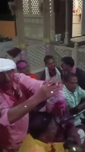 hamre gaw ki jordar holi me jhumte log,holi git,gaw ki holi