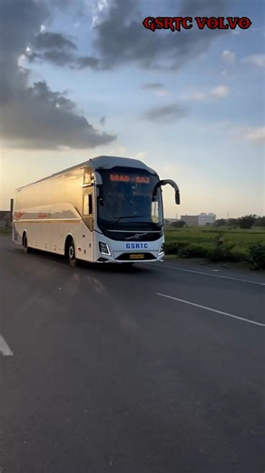 Rajkot ~ Ahmedabad 🚩🌟 Volvo Bus GSRTC #volvo #bus #rajkot #ahemdabad #gujarat