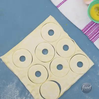 819K views · 1.9K reactions | DIY doughnuts have never been easier!  | Food Network | Facebook