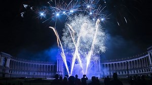 Interdiction des feux d'artifice à Bruxelles : la vente continue normalement au centre-ville - RTBF Actus