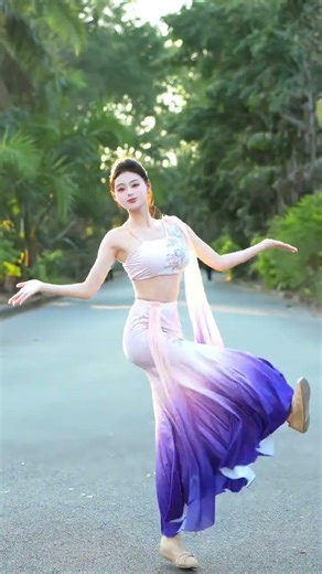Dive into the Water-Splashing Festival in Yunnan