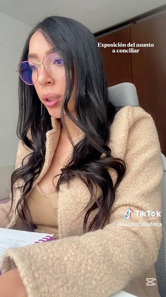 ¡Vamos a conciliar! 🤝💕 Te muestro cómo me preparo para una audiencia de conciliación exitosa. 📊💻 Desde la revisión de documentos hasta la estrategia de negociación, te comparto mis secretos. #Conciliación #audiencia #Abogada #Foryou #Parati