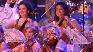 André Rieu - The Beautiful Blue Danube 💐💐💐 His warm presence and expressive conducting make you feel as though you are part of the dance, gently swaying along with the melody~~~ | Amazing Music