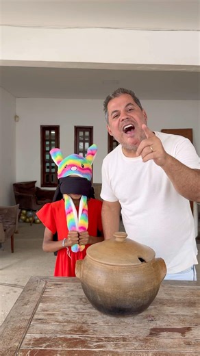 Qual será a fruta que Emily vai pegar #viralvideo #humor #piadascurtas #comedia #piadasrapidas