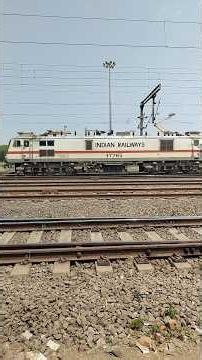 ITARSI WAP-7 19301 Mhow - Indore - Yesvantpur Express