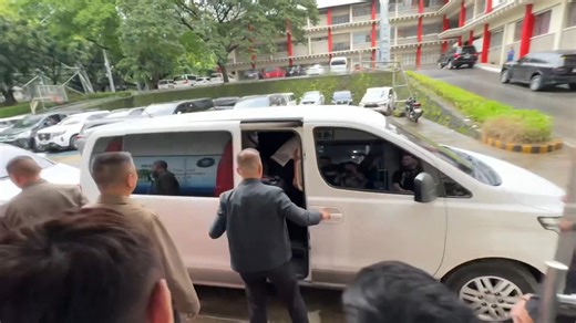 Anti-Money Laundering Council (AMLC) Executive Director Atty. Matthew M. David leaves the ICI Building. He refused to give a comment on Remulla’s statement that freeze orders had been issued on the assets of Senators Joel Villanueva, Jinggoy Estrada, AKO BICOL Party List Rep. Zaldy Co, former Caloocan Rep. Mitch Cajayon-Uy, and former DPWH officials Roberto Bernardo and Henry Alcantara. | via Kaxandra Salonga, ABS-CBN News | ABS-CBN News