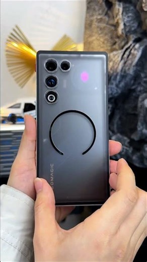 Red Magic 11 Air features a breathable aluminum alloy frame with an automatic snap-on design