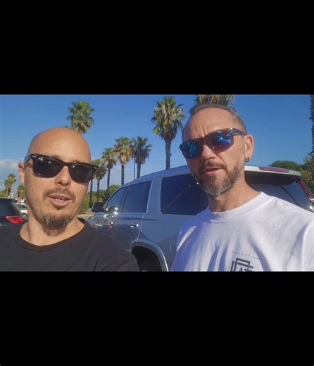 Vlog #270 Cadillac Escalade 2016 Présentation, essai et mise sur le pont du superbe Escalade d'Éric, avec seulement 80k kms. Le luxe et le confort à l'américaine! Carte Grise Française, pas de Malus ni frais cachés. Prêt à avaler les kilomètres ! Prix : 59 800€ | SoCal Frenchiez