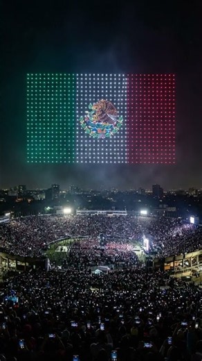 Mexico's Flag Lights Up the Sky! 🚁✨#shorts #mexico #dronelightshow #droneshow #worlddroneflags #ai
