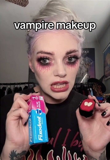 vampire makeup 👹 #vampiremakeup #vampirefangs