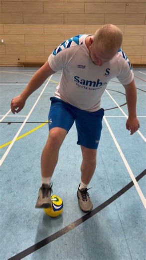 Coaches Teaching the Heeldinho Skill ⚽💛💙 | Brazilian Football Basics