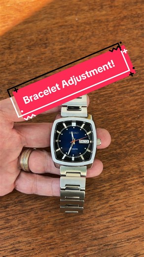 Adjusting the bracelet on my new-to-me Seiko SNKP23 Recraft #watchesformen #watchtok #bracelet #adjustable #fashion @SEIKO ID
