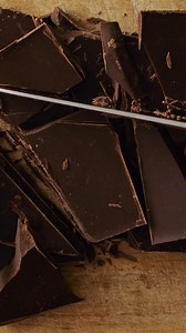 33K views · 917 reactions | This weekend, we are indulging in these chocolate salted caramel cookies to celebrate World Pride. It’s the perfect combination of salty and sweet. D.x Find the recipe here: bit.ly/ChocolateSaltedCaramelCookies | donna hay | Facebook