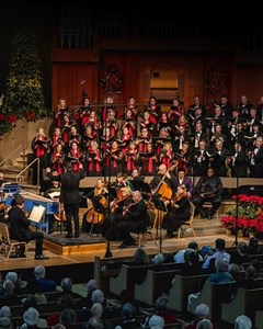 🎶 Experience the majesty of Handel’s Messiah, performed by the Phoenix Symphony & Chorus, December 11–14 in multiple locations! Led by guest conductor Tyson Deaton, this timeless masterpiece will fill your heart with joy and awe—from “I Know That My Redeemer Liveth” to the triumphant “Hallelujah” chorus. A holiday tradition that lifts every spirit! ✨ | The Phoenix Symphony