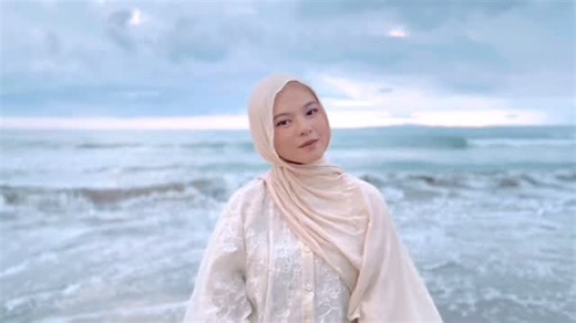 Archealina Nur Azhiza on Instagram: "divideoin sama adalah pokoknya"
